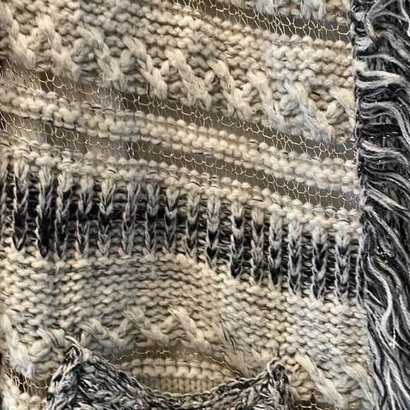 Buckle Boutique Cardigan and matching shirt - Picture 2 of 3